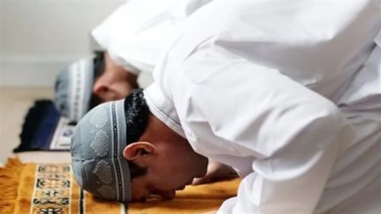 مواعيد الصلوات الخمس اليوم في جميع المحافظات بأسلوب موحد